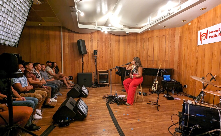 Keilana played a few songs for a solo set at the intimate INDIE808 Performance Series concert.