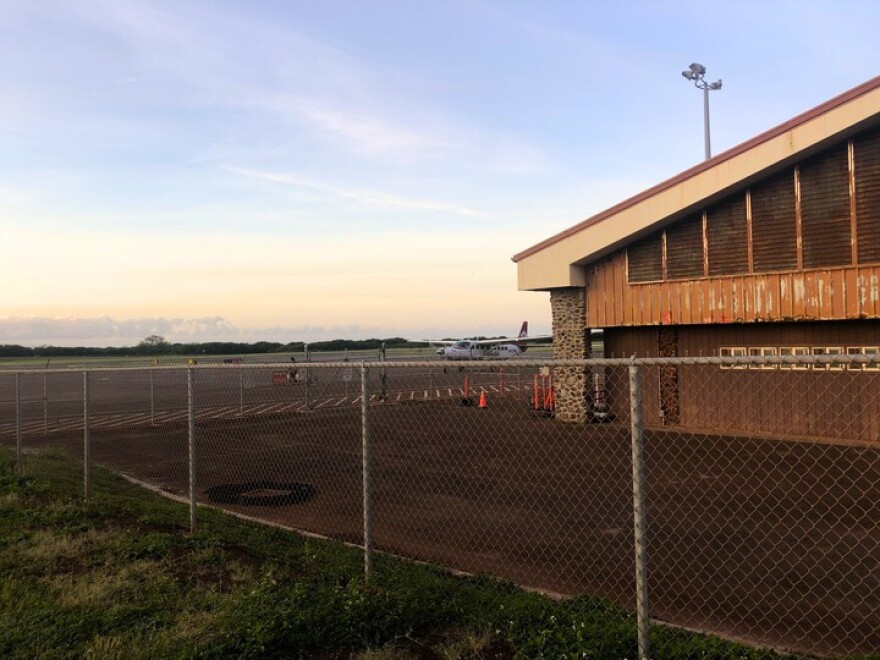 The sunset from Hoʻolehua Airport.